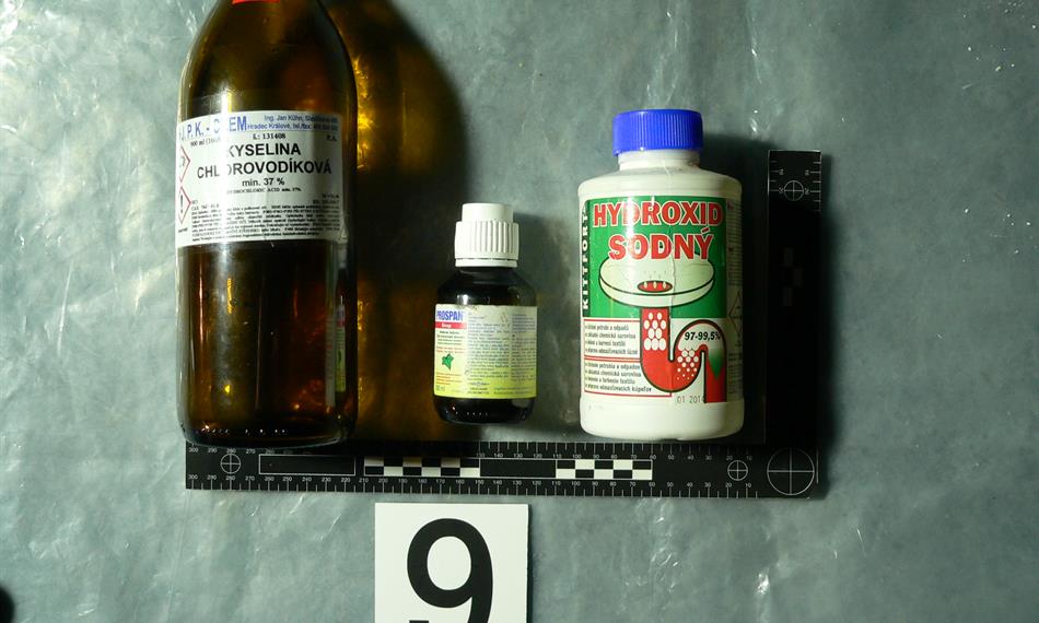 2014-3-18-103chemické látky .JPG